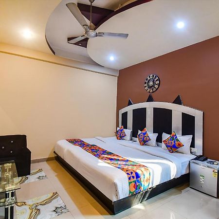 כלכותה Fabhotel Prime Rockstar Suites מראה חיצוני תמונה