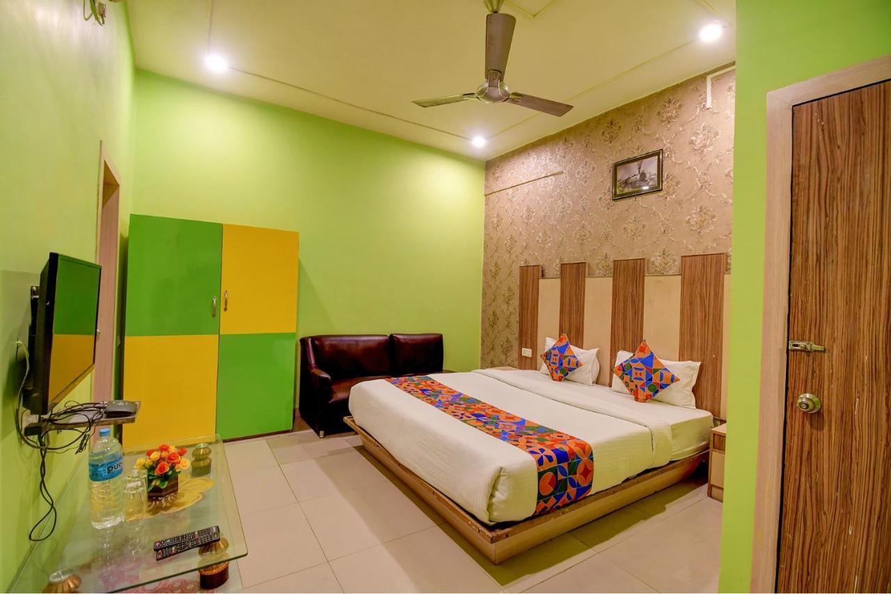 כלכותה Fabhotel Prime Rockstar Suites מראה חיצוני תמונה
