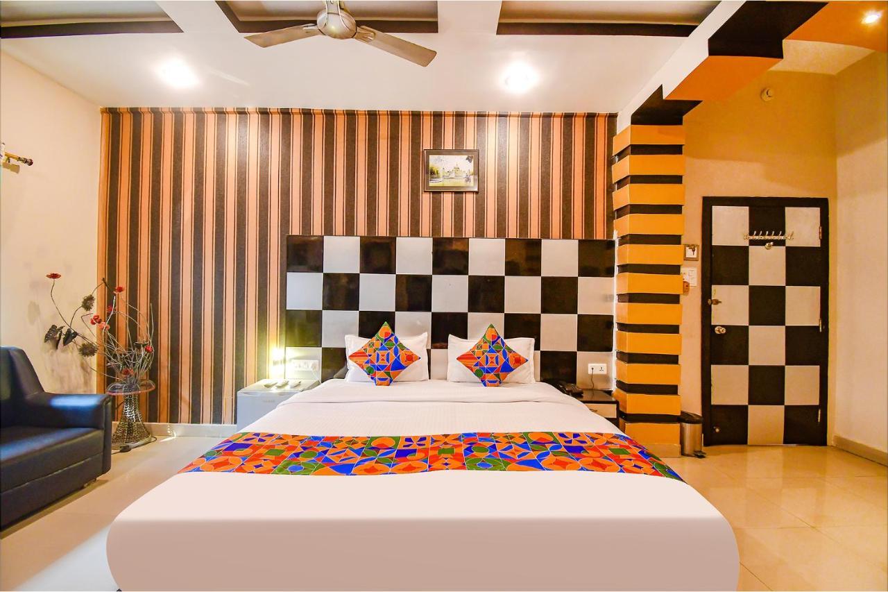 כלכותה Fabhotel Prime Rockstar Suites מראה חיצוני תמונה